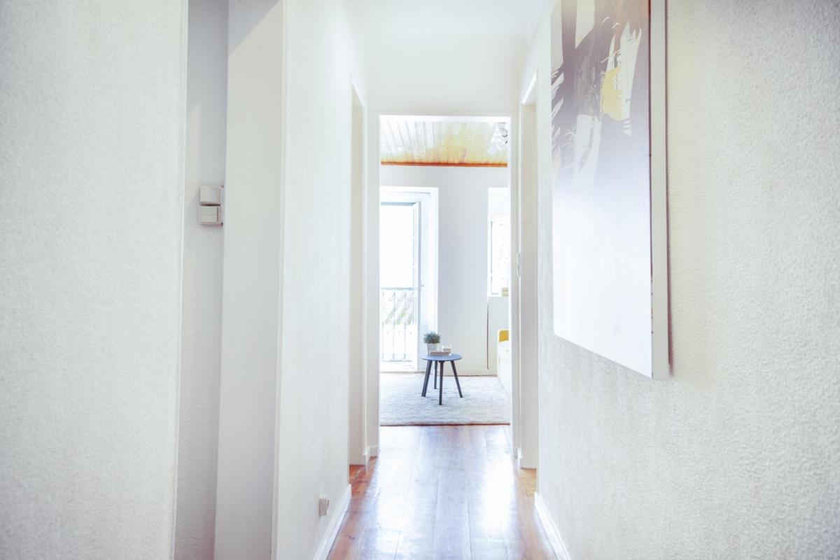 Apartment Tejo View At Alfama Stairs With Terrace Lissabon